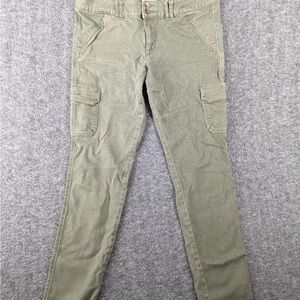 American Eagle Women’s Green stretch cargo pants
